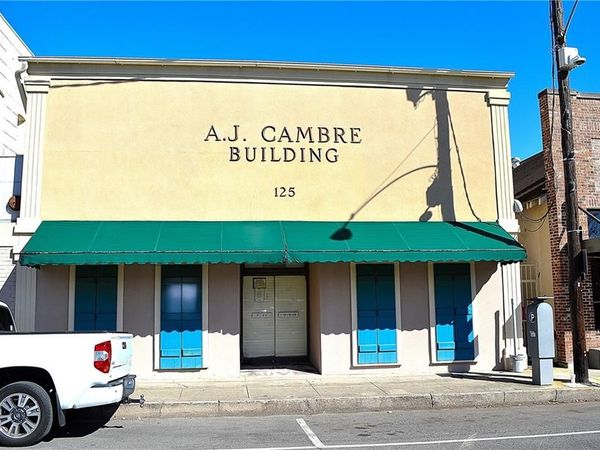 125 HUEY P LONG Avenue, Gretna, LA 70053