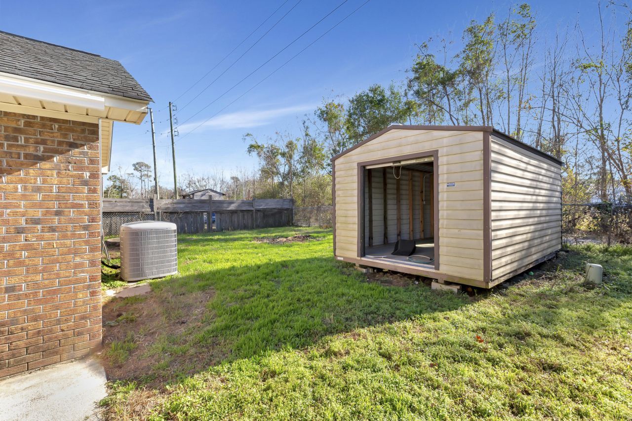 1005 Tj Lane Photo 26