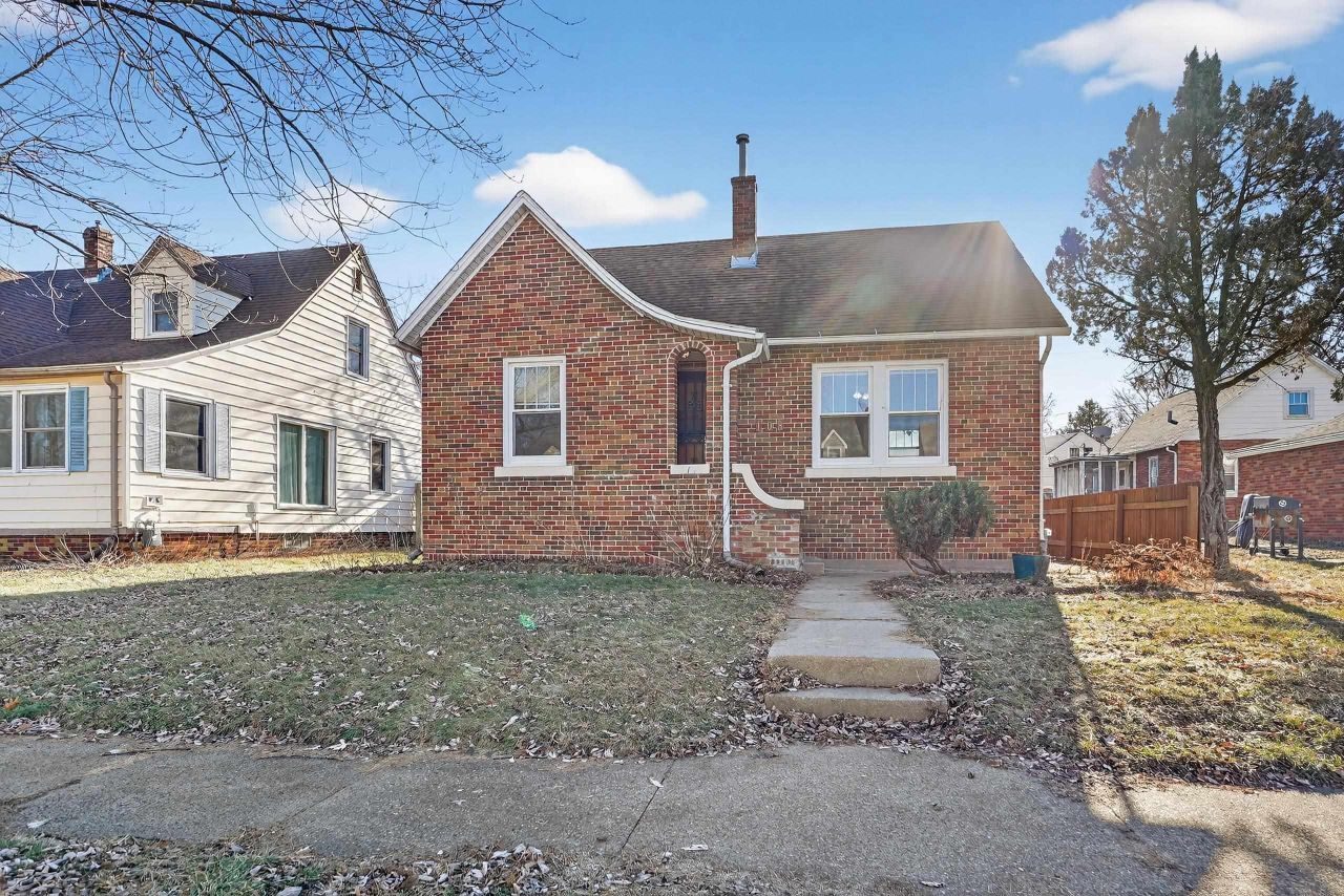 108 Bertch Avenue, Waterloo, IA 50702 Main Photo