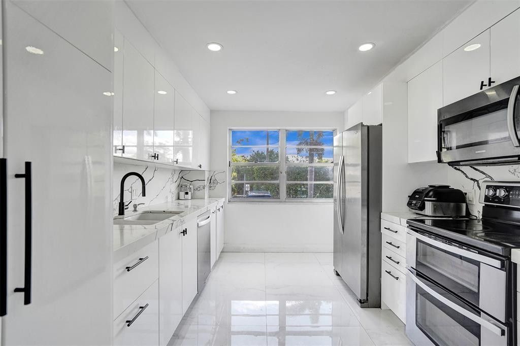 2801 NE 183rd Street, Unit 101W, Aventura, FL 33160 Photo