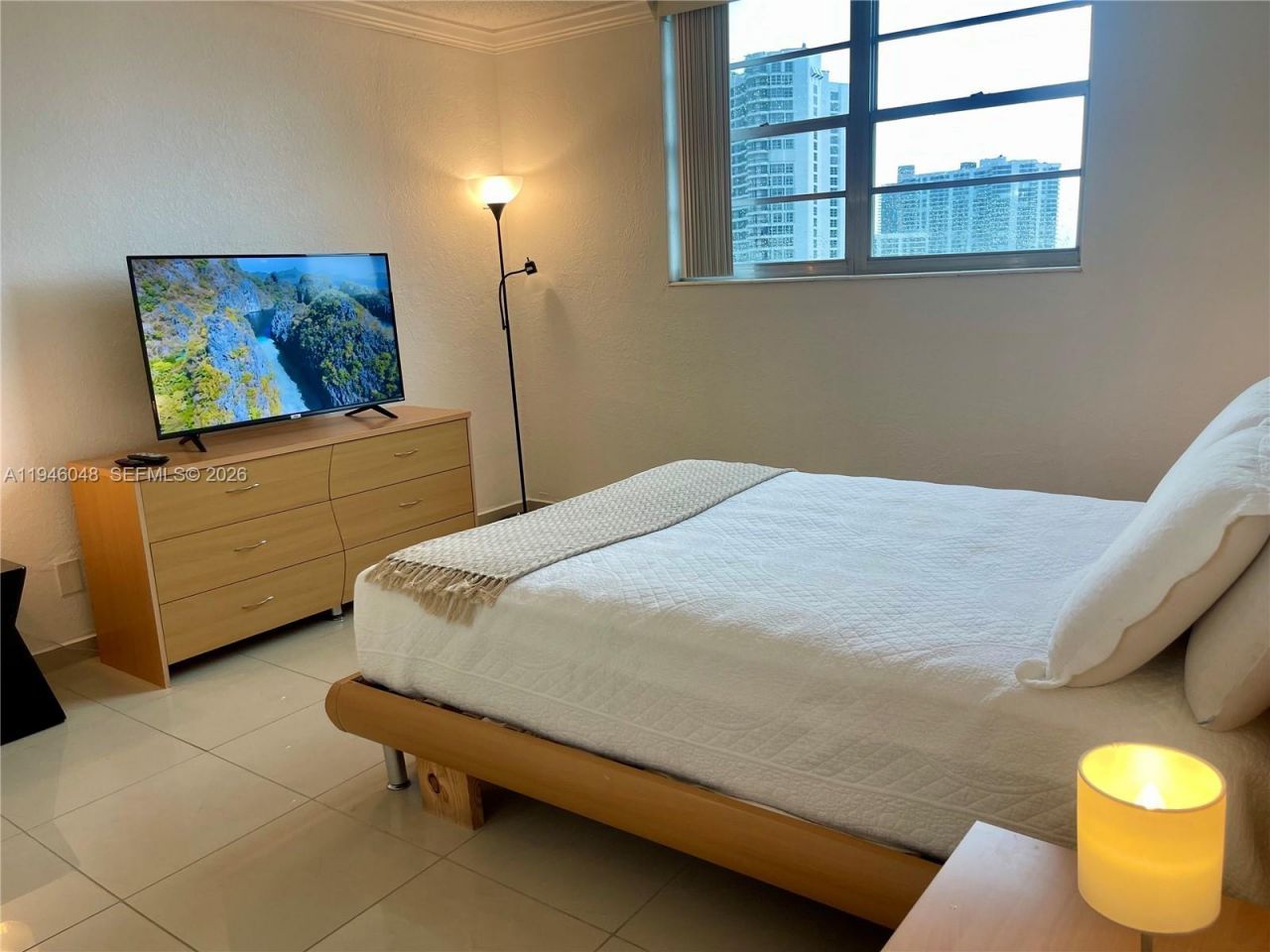 19390 Collins Ave , Unit 1405, Sunny Isles Beach, FL 33160 Photo