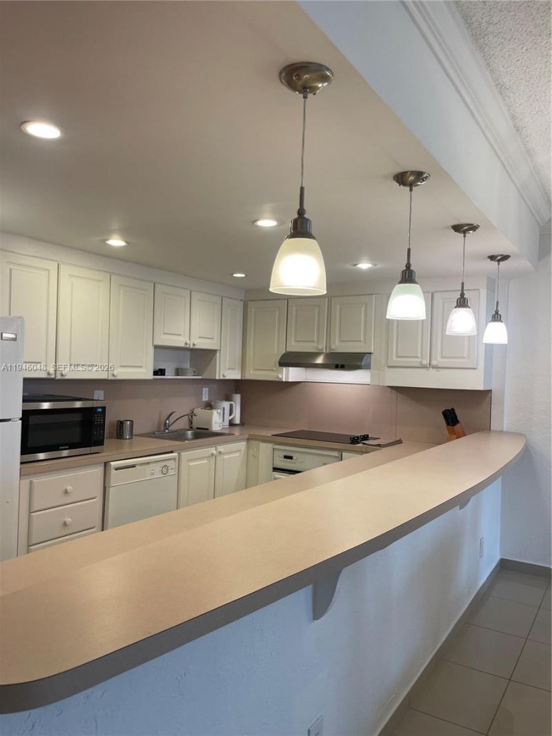 19390 Collins Ave , Unit 1405, Sunny Isles Beach, FL 33160 Photo