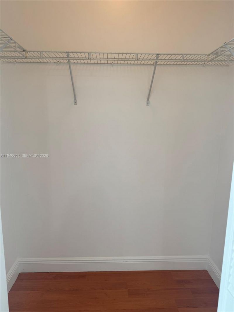 325 S Biscayne Blvd, Unit 2120, Miami, FL 33131 Photo