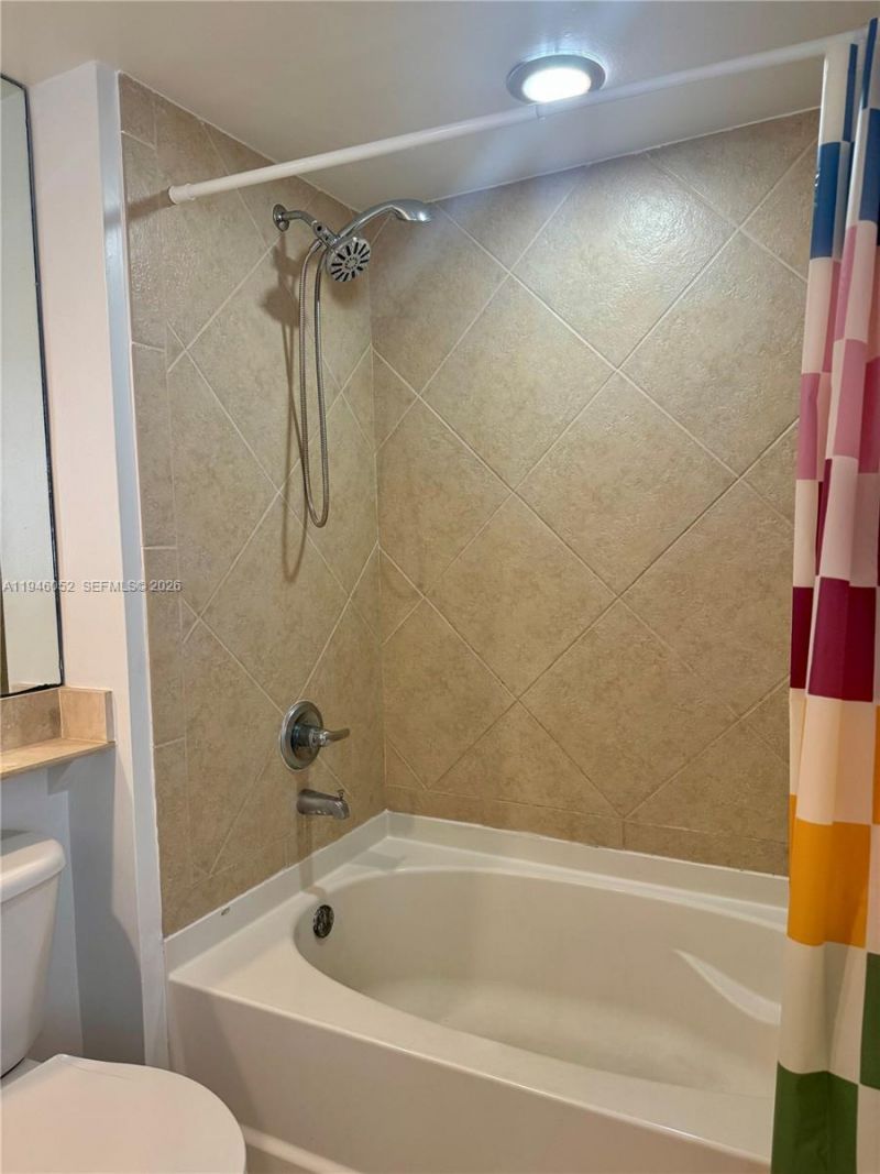 325 S Biscayne Blvd, Unit 2120, Miami, FL 33131 Photo