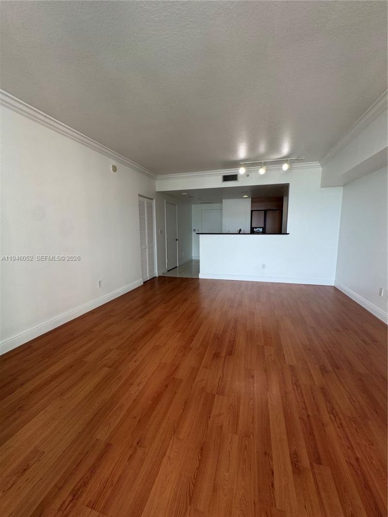 325 S Biscayne Blvd, Unit 2120, Miami, FL 33131 Photo