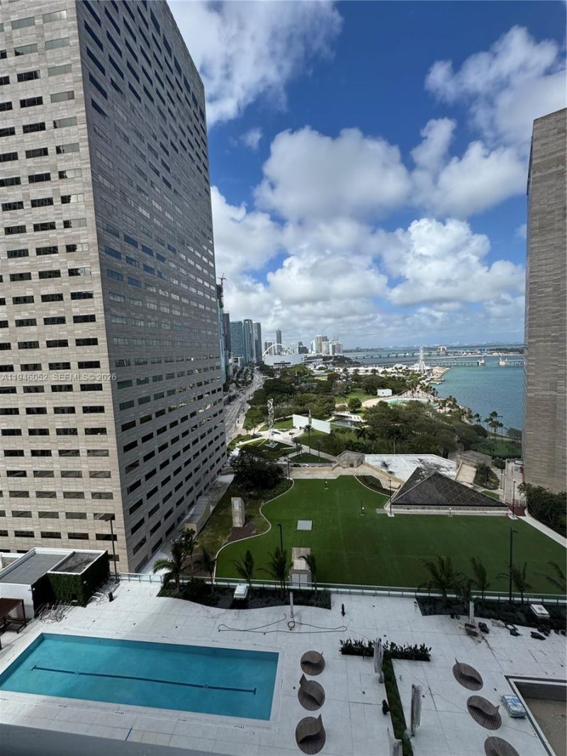 325 S Biscayne Blvd, Unit 2120, Miami, FL 33131 Photo
