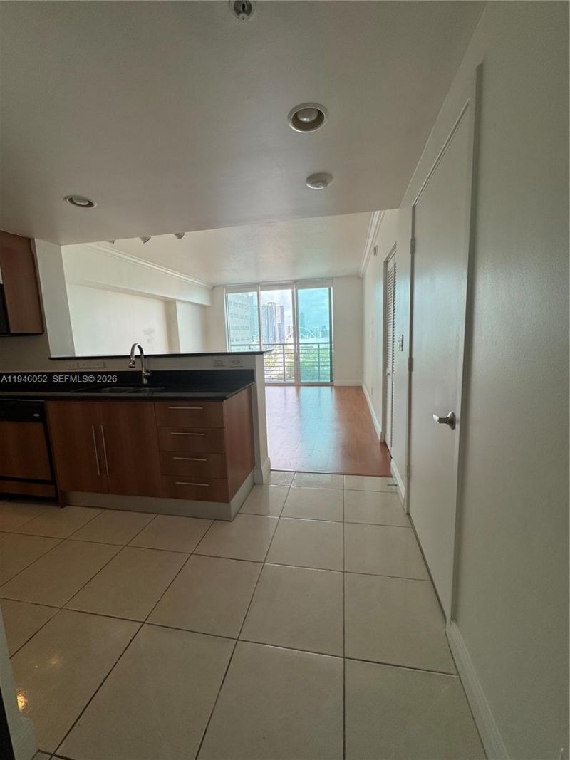 325 S Biscayne Blvd, Unit 2120, Miami, FL 33131 Photo