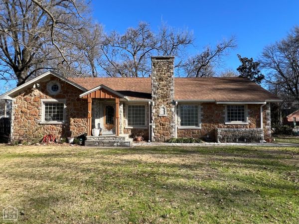 1300 N 6th Street, Blytheville, AR 72315