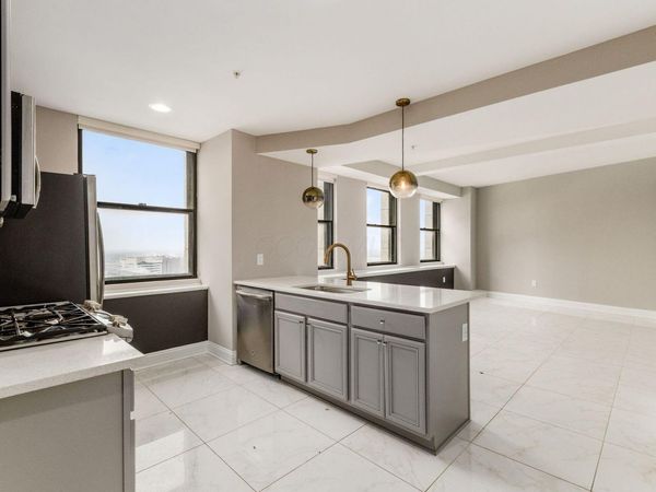 50 W Broad Street, Unit 2101, Columbus, OH 43215