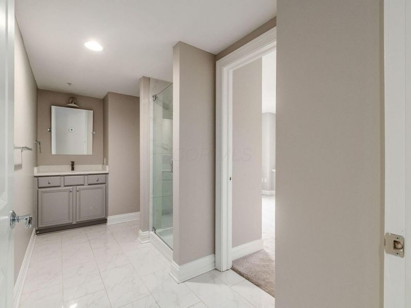 50 W Broad Street, Unit 2101, Columbus, OH 43215 Photo 15