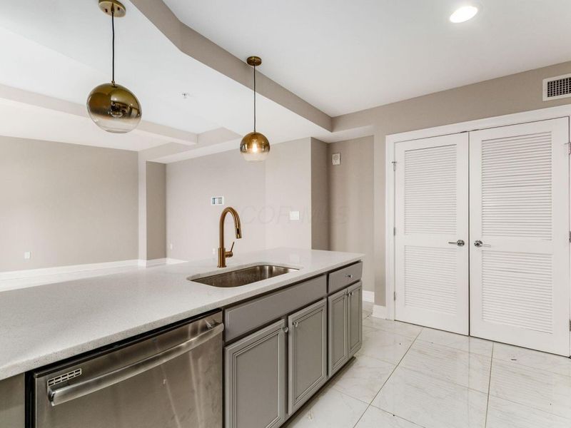 50 W Broad Street, Unit 2101, Columbus, OH 43215 Photo 7