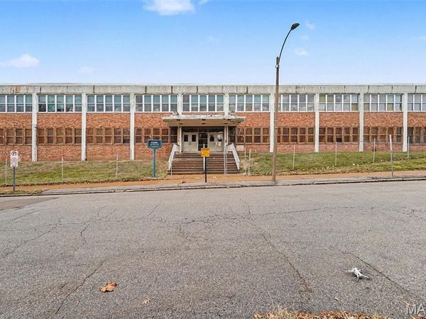 1383 Clara Avenue, St Louis, MO 63112