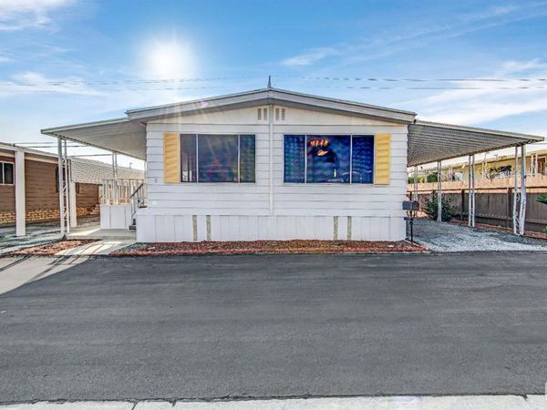 9 Tee Lane, Bakersfield, CA 93308