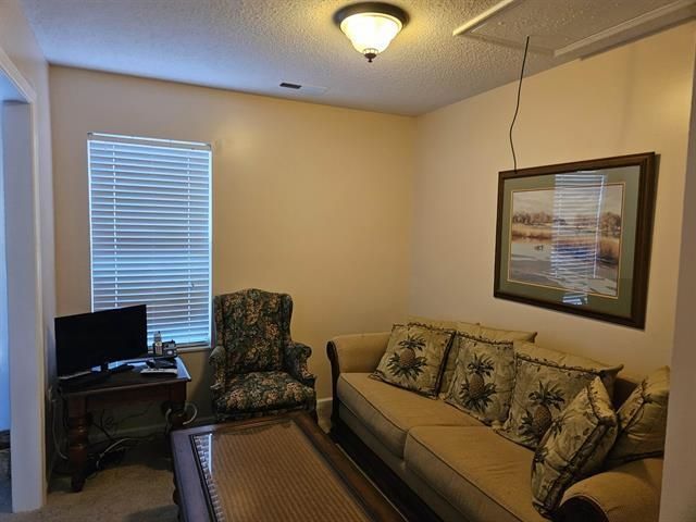 927 Edge Dr. Photo 19