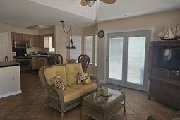 927 Edge Dr. photo 4