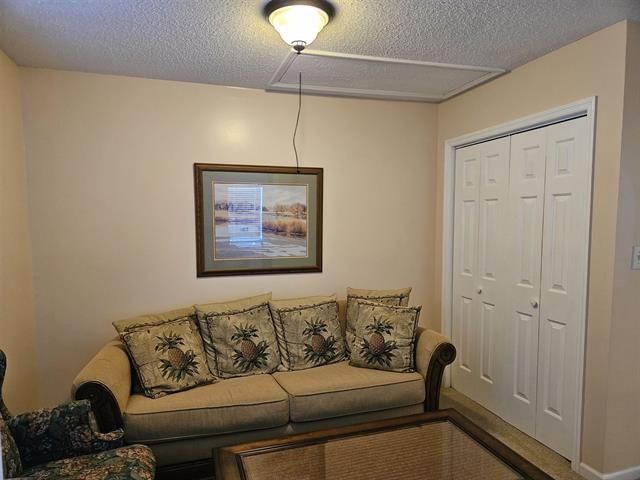 927 Edge Dr. Photo 20