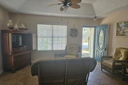 927 Edge Dr. photo 4