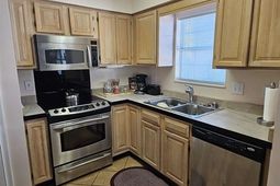 927 Edge Dr. photo 4