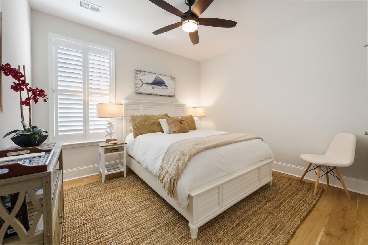 6440 Berg St. Photo 6