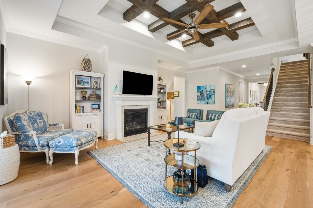 6440 Berg St. Photo 9