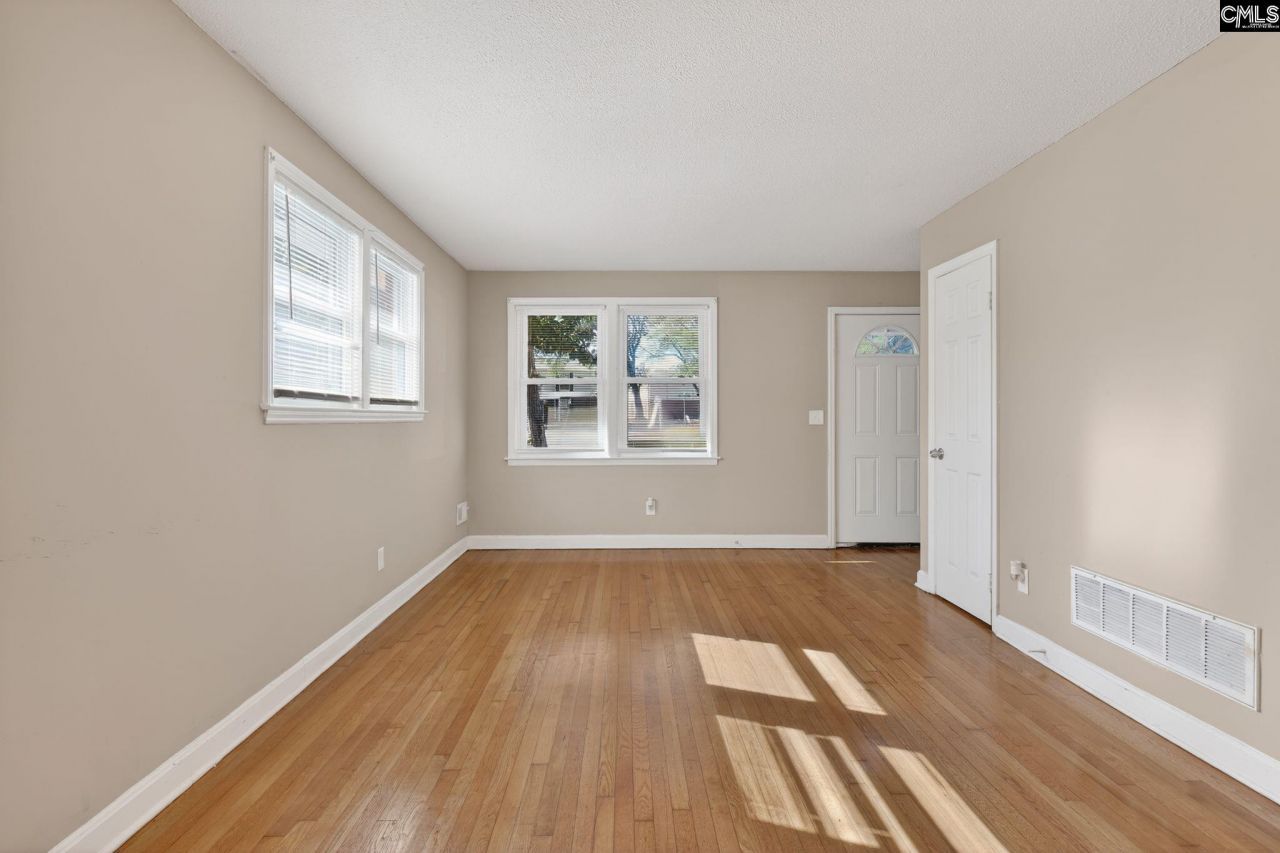 1634 S Beltline Boulevard Photo 5