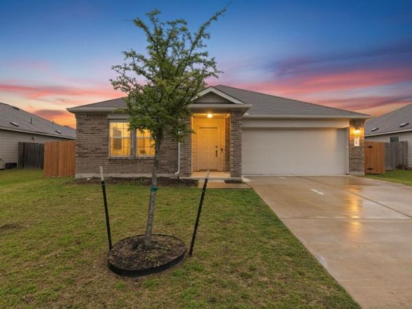 108 Pumpkin DR, Hutto, TX 78634