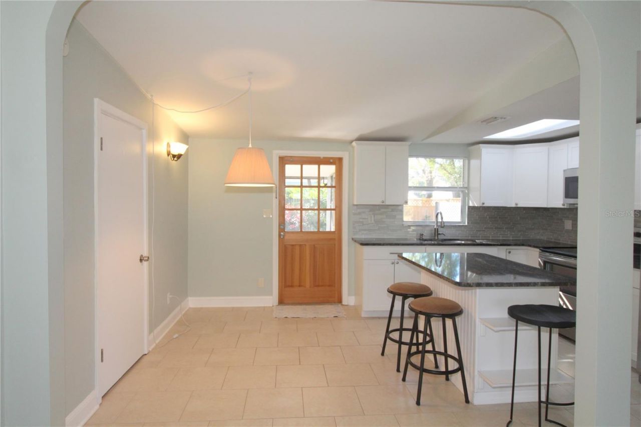 2696 Loma Linda Street, Sarasota, FL 34239 Photo