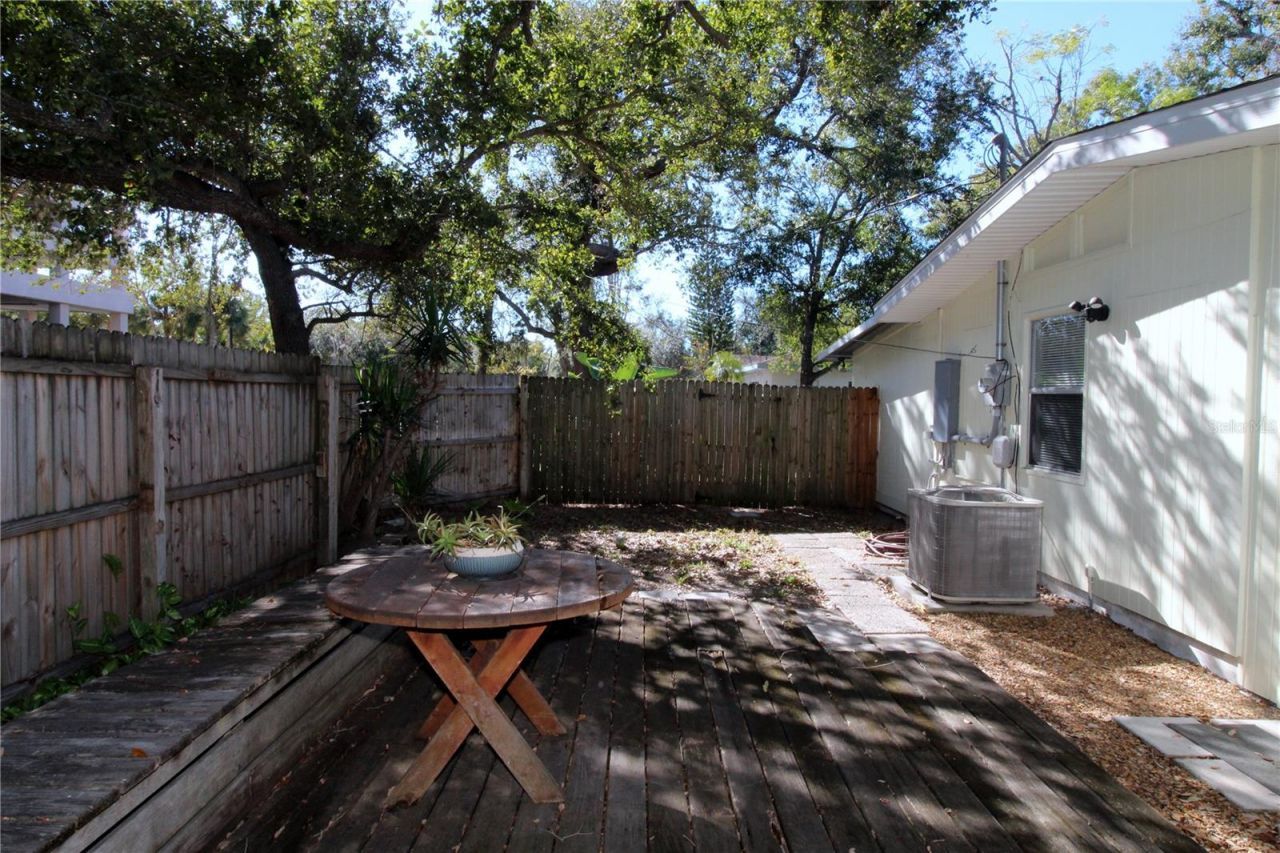 2696 Loma Linda Street, Sarasota, FL 34239 Photo