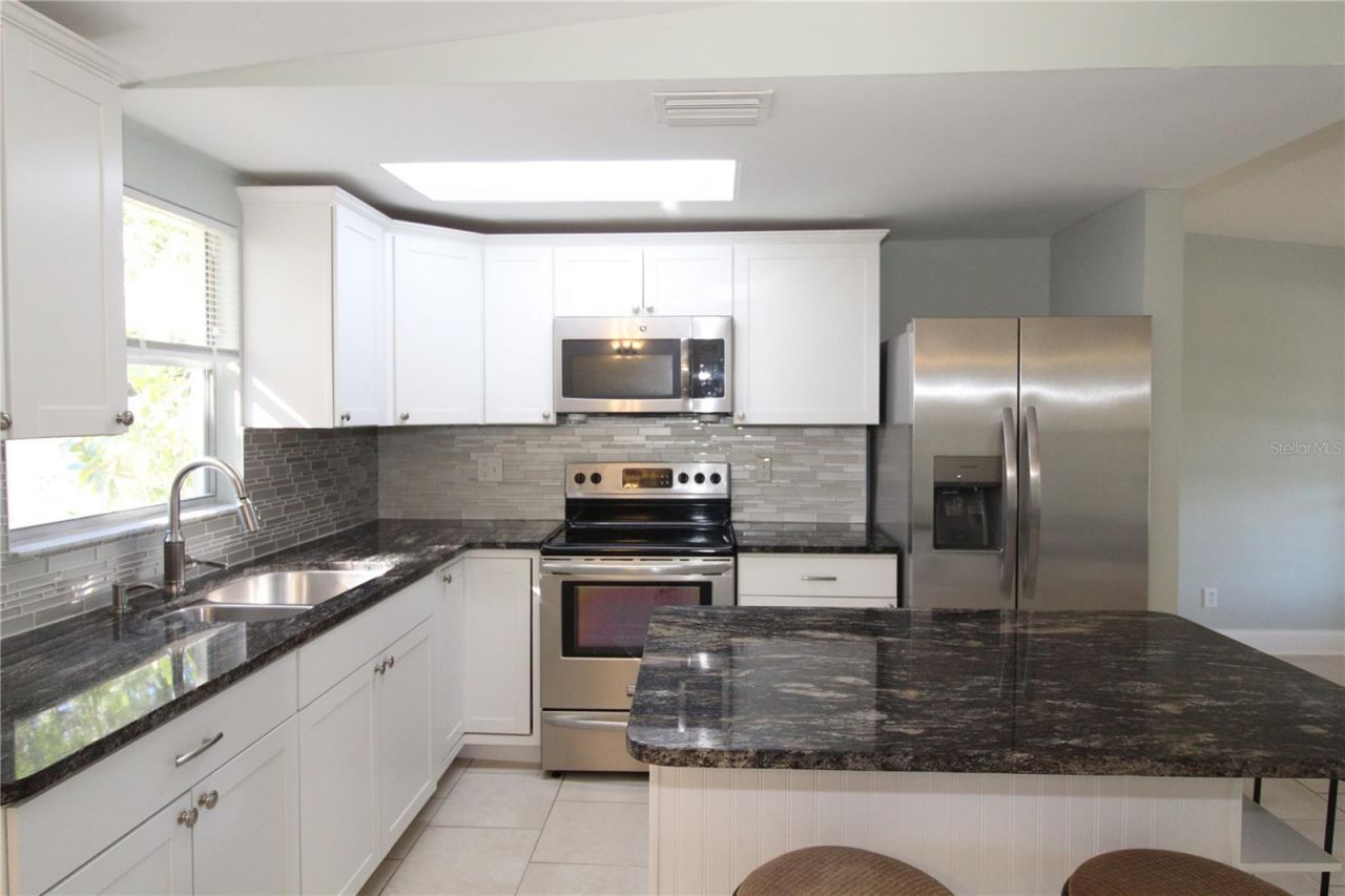 2696 Loma Linda Street, Sarasota, FL 34239 Photo