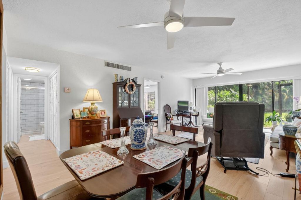 3050 Presidential Way, Unit 106, West Palm Beach, FL 33401 Photo