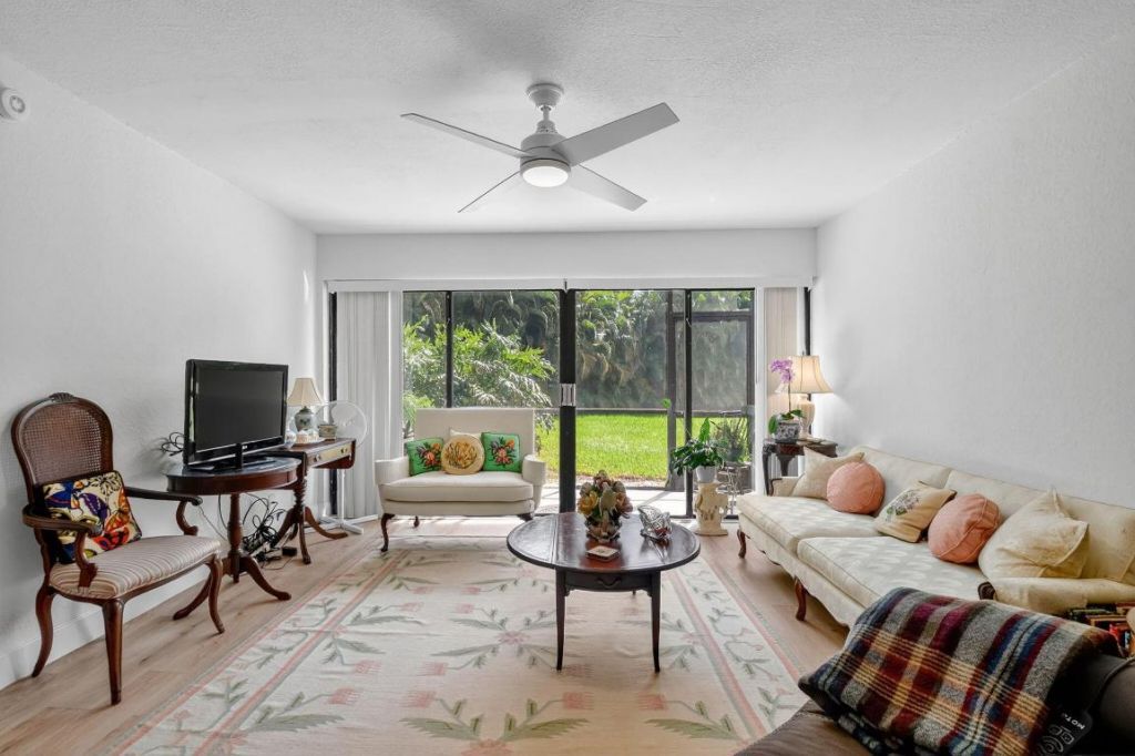 3050 Presidential Way, Unit 106, West Palm Beach, FL 33401 Photo