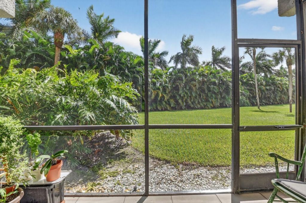 3050 Presidential Way, Unit 106, West Palm Beach, FL 33401 Photo