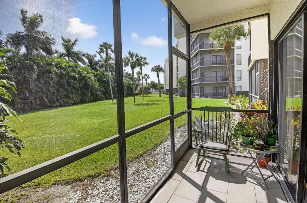 3050 Presidential Way, Unit 106, West Palm Beach, FL 33401 Photo