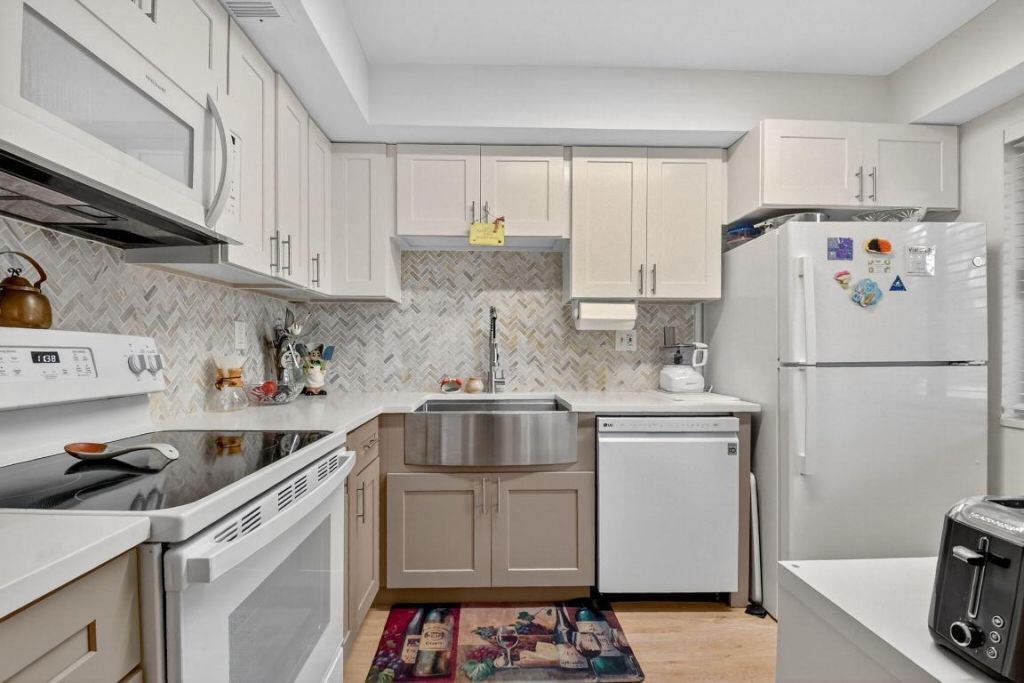 3050 Presidential Way, Unit 106, West Palm Beach, FL 33401 Photo