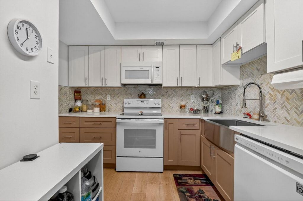 3050 Presidential Way, Unit 106, West Palm Beach, FL 33401 Photo