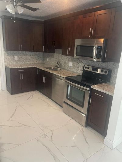 824 N Rainbow Drive, Hollywood, FL 33021 Photo