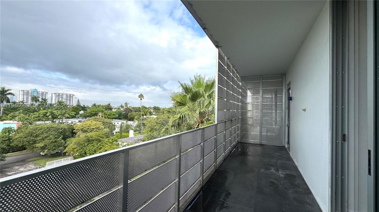 1700 Meridian Ave, Unit 506, Miami Beach, FL 33139 Photo