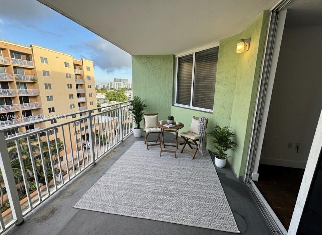 219 NW 12th Ave, Unit 707, Miami, FL 33128 Photo