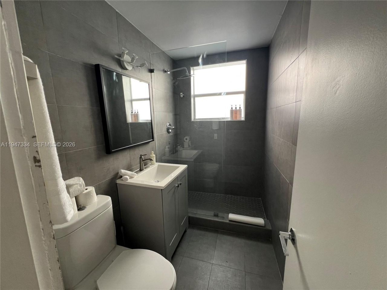 1610 Bay Rd , Miami Beach, FL 33139 Photo