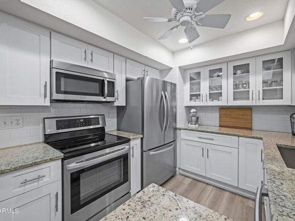 4444 E PARADISE VILLAGE Parkway N, Unit 130, Phoenix, AZ 85032