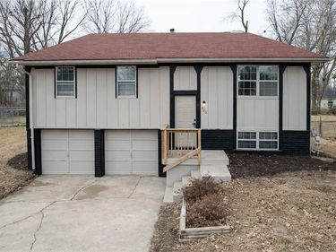 200 Erin Street, Buckner, MO 64016