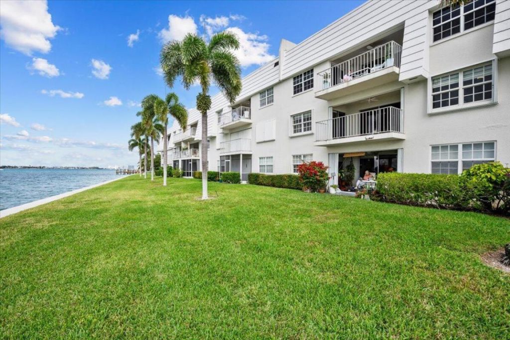 1025 Sugar Sands Boulevard, Unit 261, Riviera Beach, FL 33404 Photo