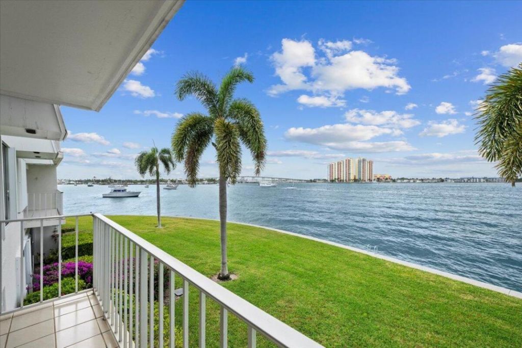 1025 Sugar Sands Boulevard, Unit 261, Riviera Beach, FL 33404 Photo