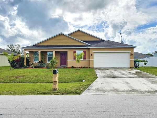 934 SW Worcester Lane, Port Saint Lucie, FL 34953