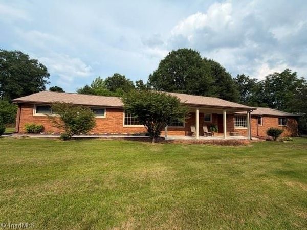 226 WHITE PLAINS Road, Roaring River, NC 28669
