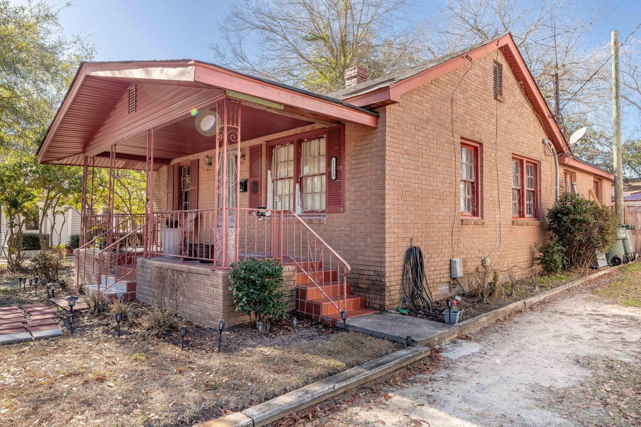 1135 Ellis Avenue Photo 2