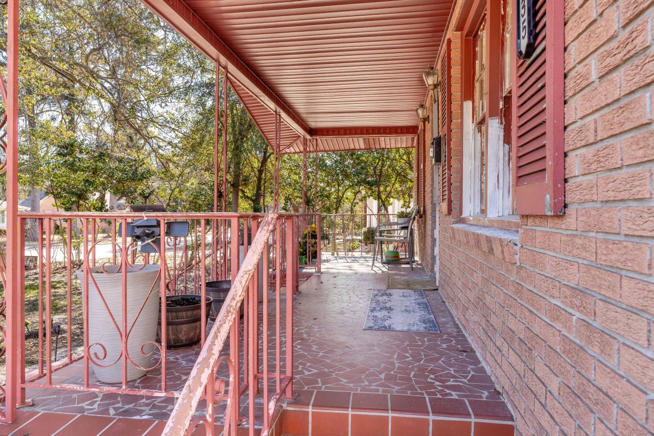 1135 Ellis Avenue Photo 3