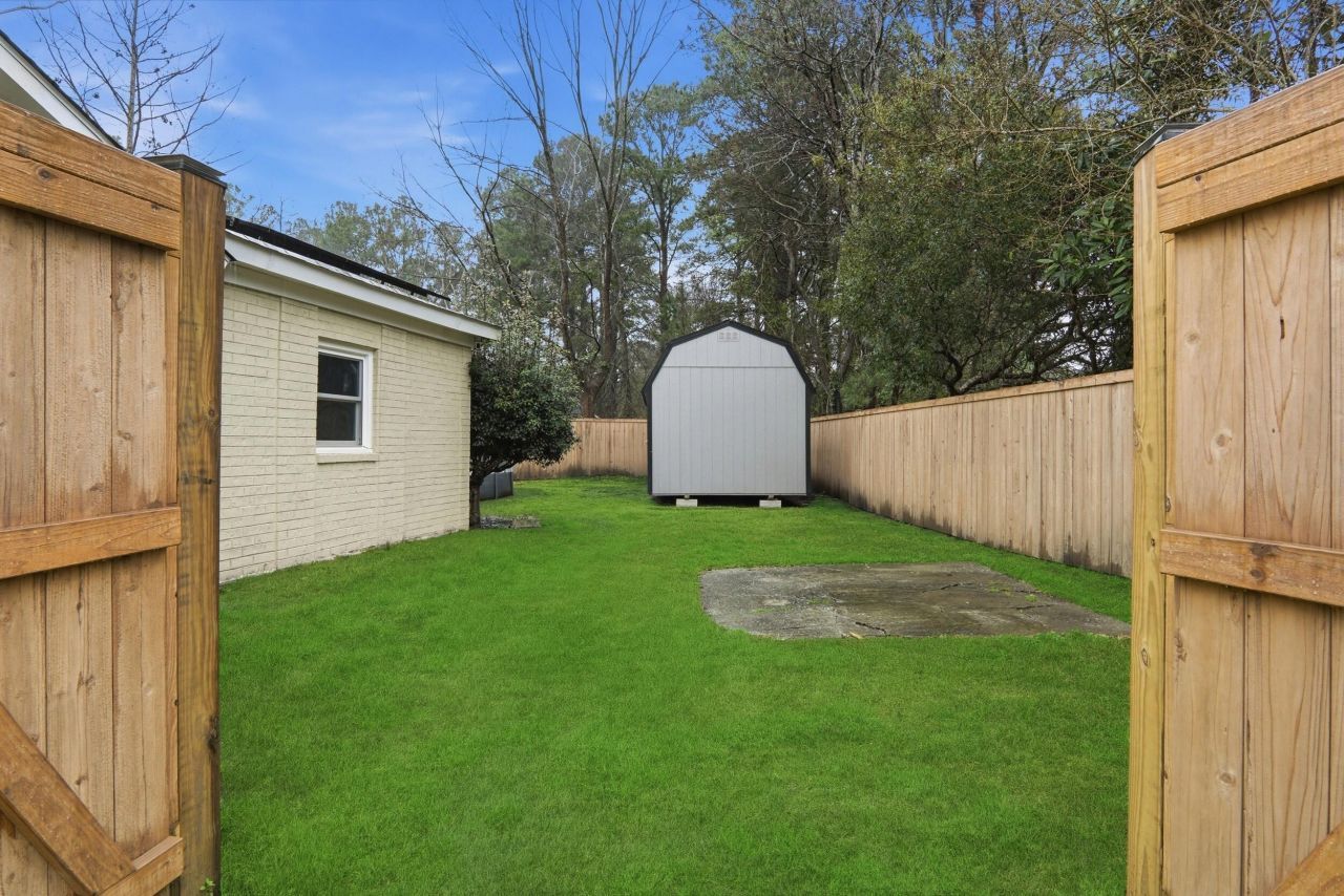 203 Violet Drive Photo 32