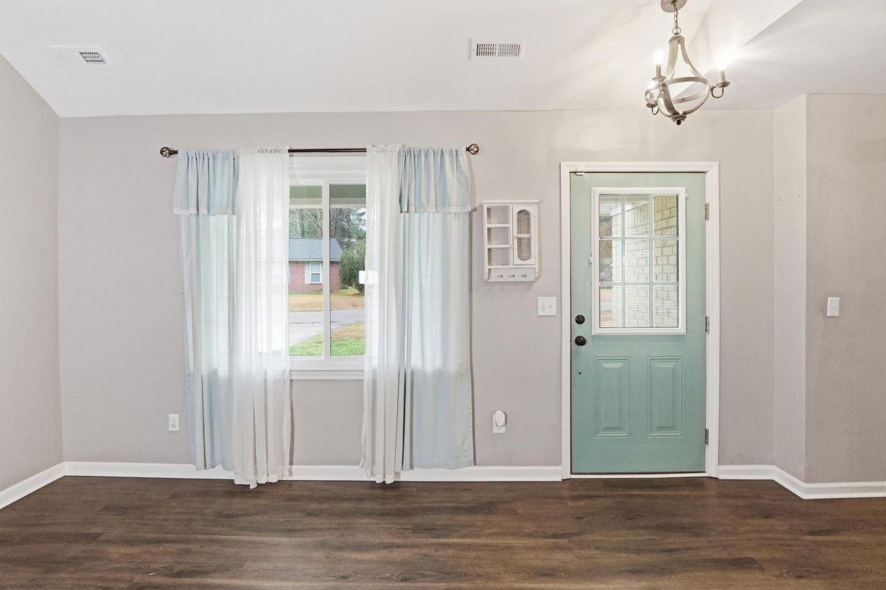 203 Violet Drive Photo 5