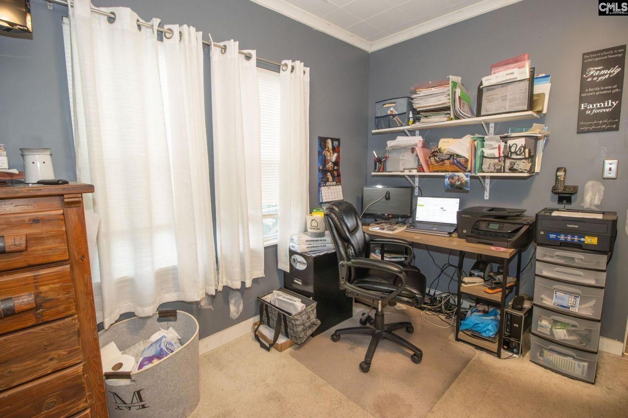 111 Hoover Street S Photo 11